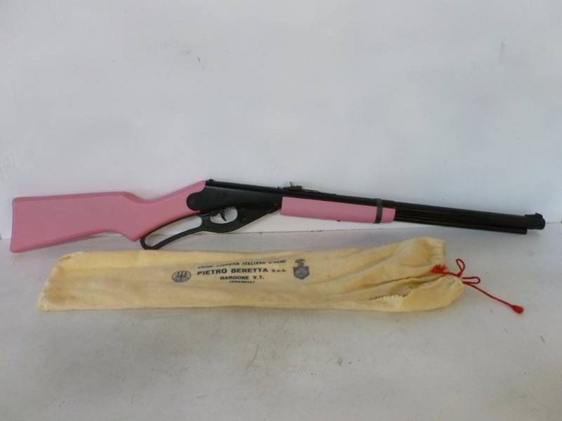 lot 70 image: Daisy BB Gun