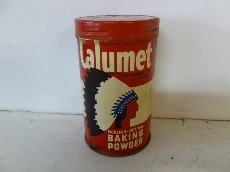 lot 77 image: Vintage Metal Container