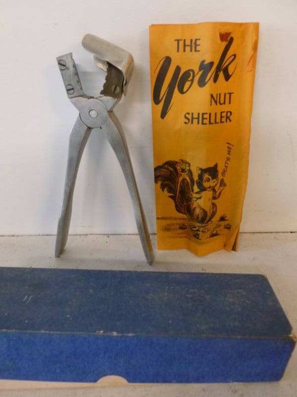 lot 81 image: Vintage Kitchen