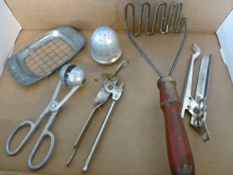 lot 82 image: Vintage Kitchen
