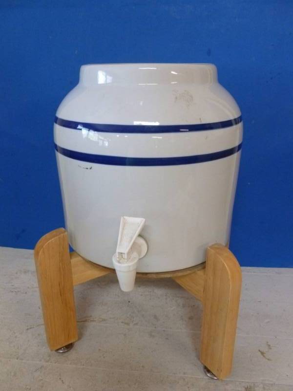 lot 95 image: Water Cooler
