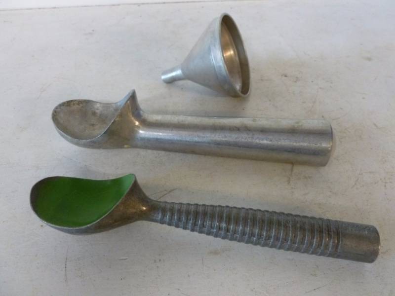 lot 100 image: Vintage Kitchen