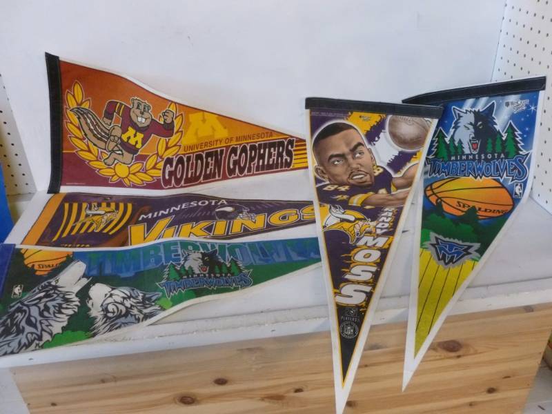 lot 104 image: Sports Collectible
