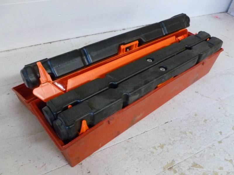 lot 119 image: Emergency Reflector Kit