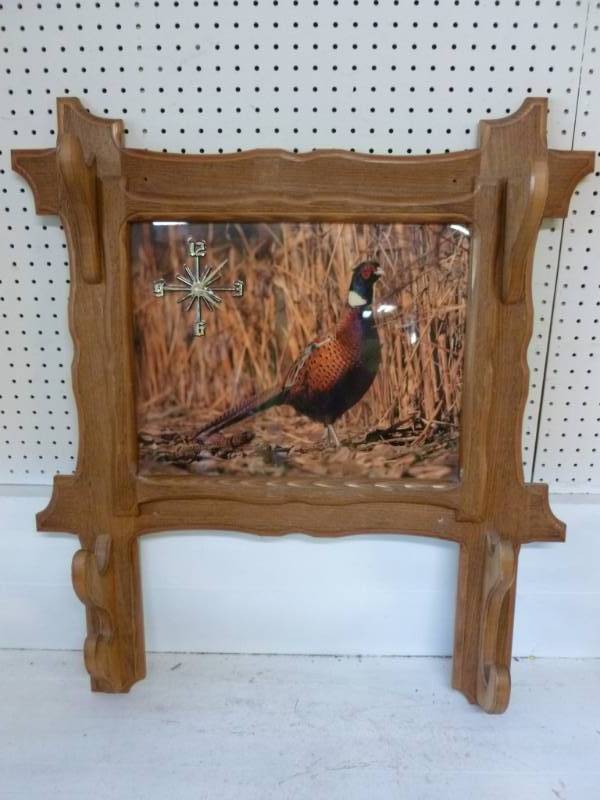 lot 127 image: Gun Rack Clock