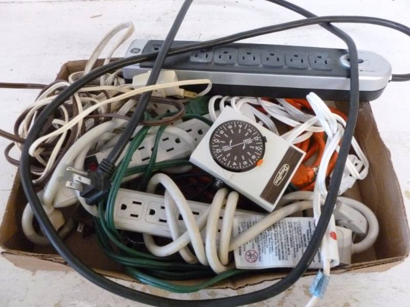 lot 144 image: Power Strips