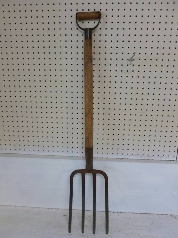 lot 154 image: Vintage Potato Fork