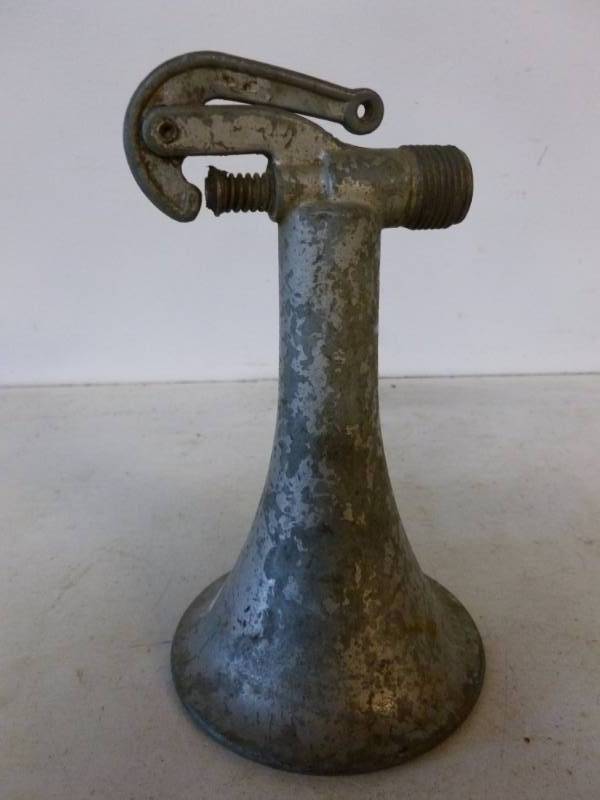 lot 186 image: Vintage Horn
