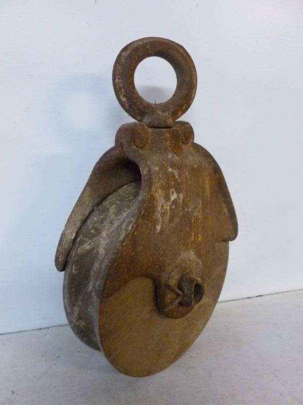 lot 187 image: Vintage Barn Pulley