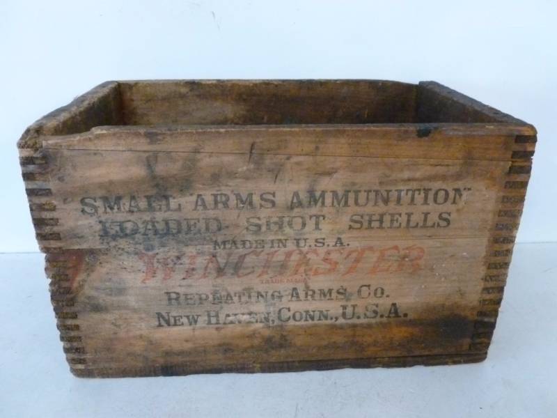 lot 211 image: Vintage Wooden Ammo Box
