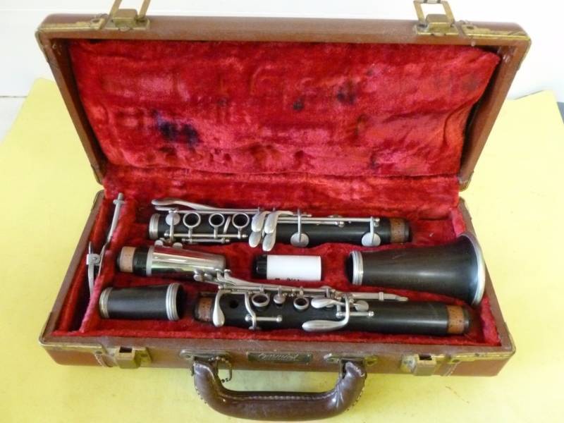 lot 252 image: Vintage Clairnet