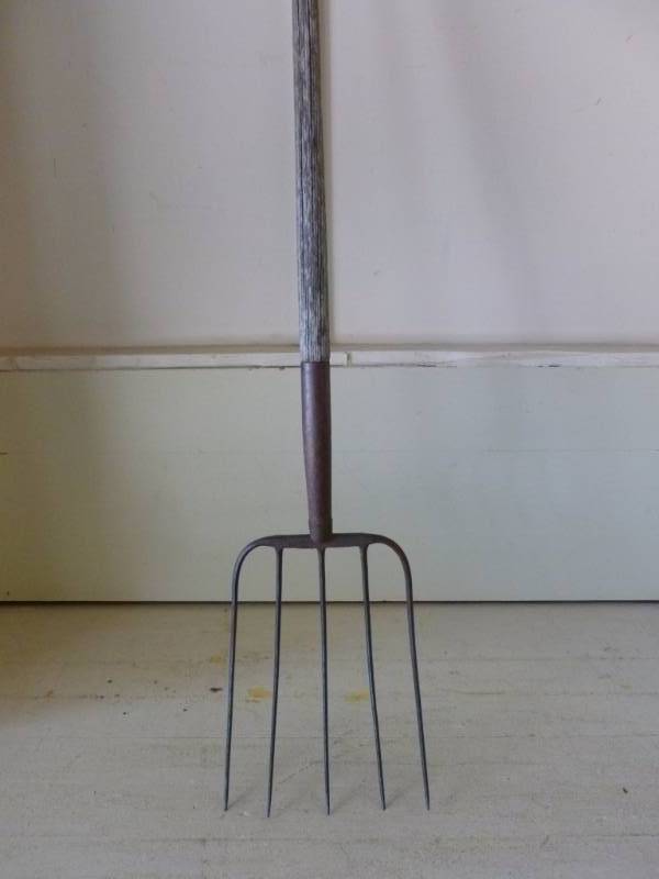 lot 259 image: Vintage Hay Fork