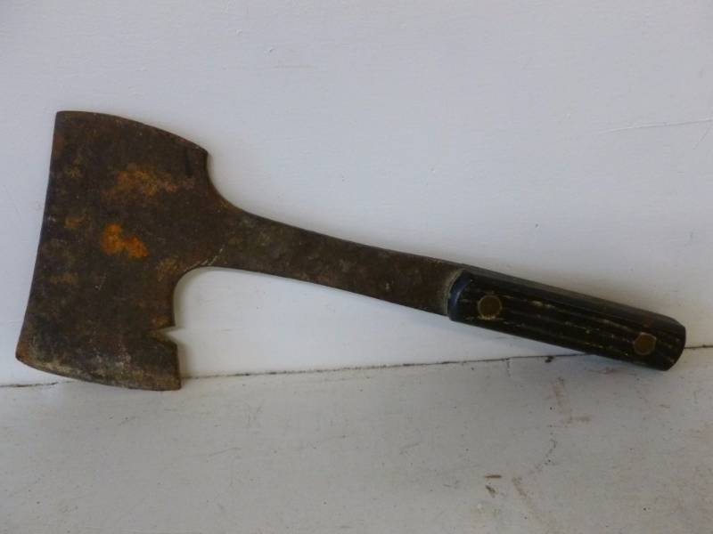 lot 261 image: Vintage Camp Ax