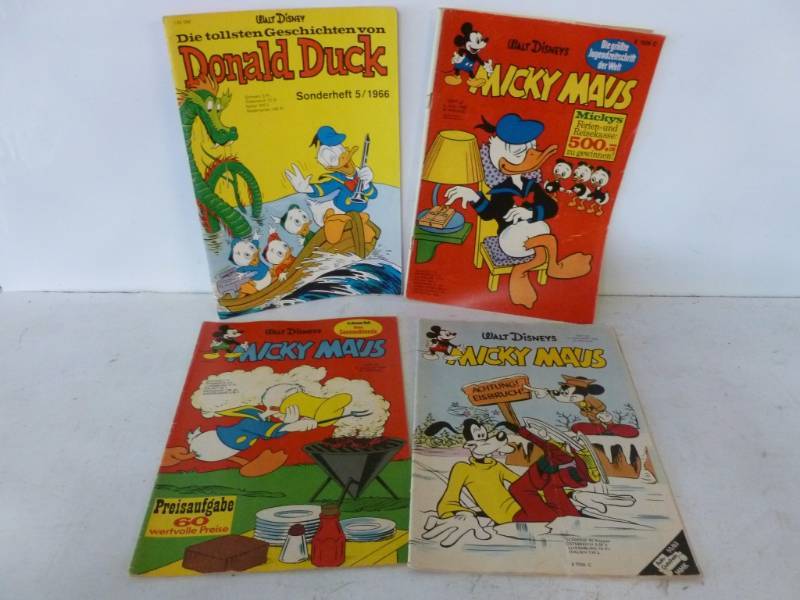 lot 267 image: Vintage Comic Books