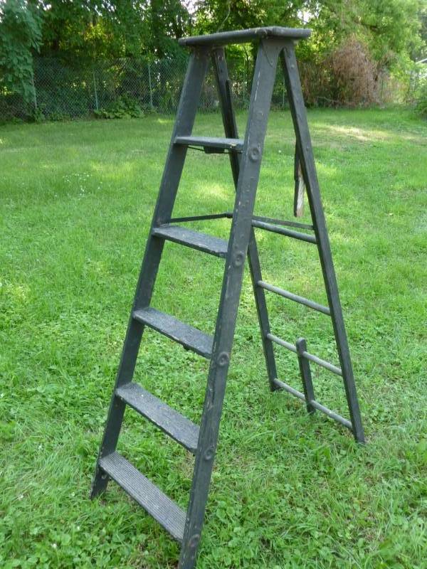 lot 290 image: Step Ladder