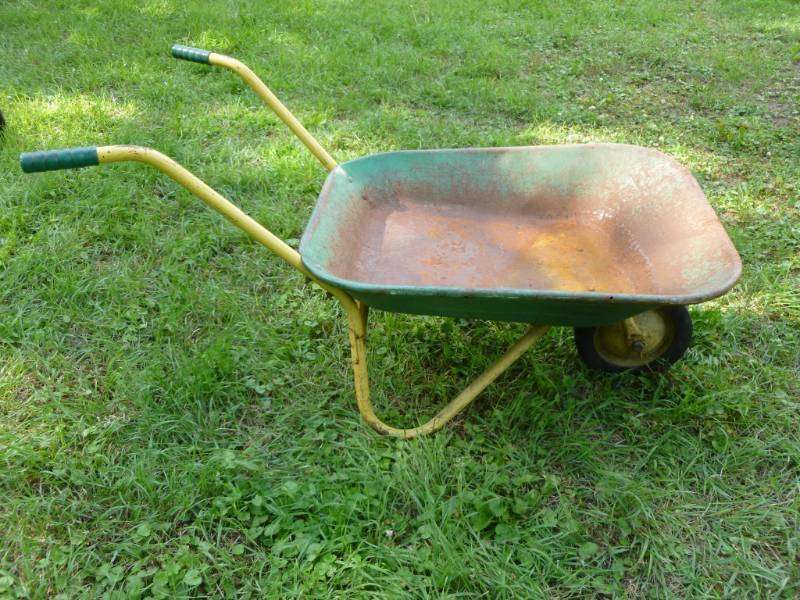 lot 301 image: Wheel Barrow