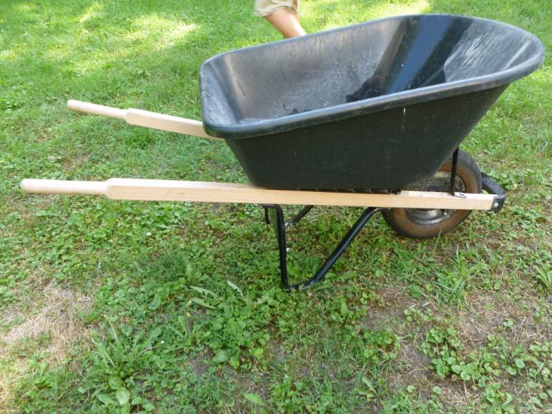 lot 304 image: Wheel Barrow
