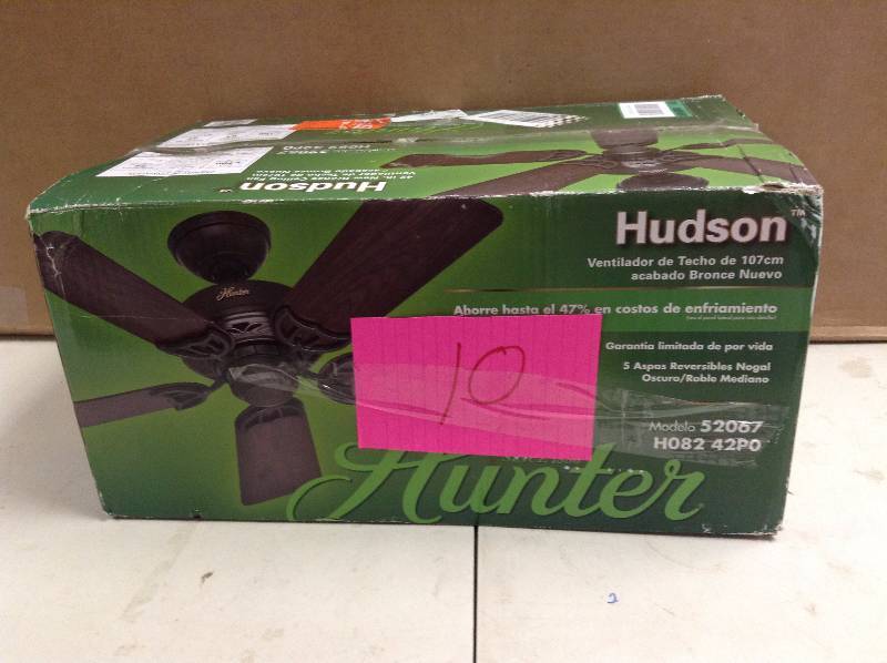 lot 10 image: Hunter Hudson 52 Indoor Ceiling Fan New