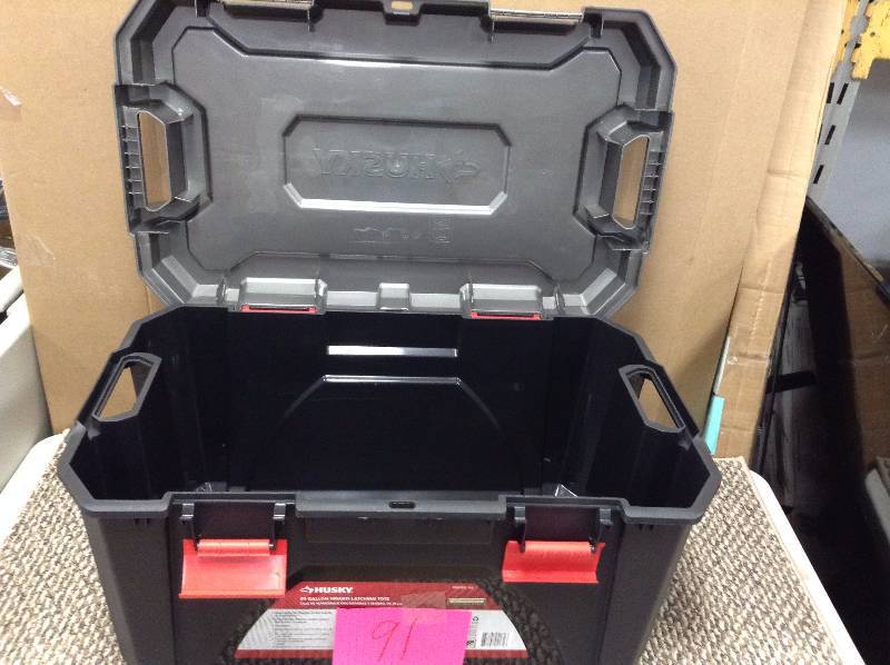 lot 91 image: Husky 20 Gal hinge latching Tote New