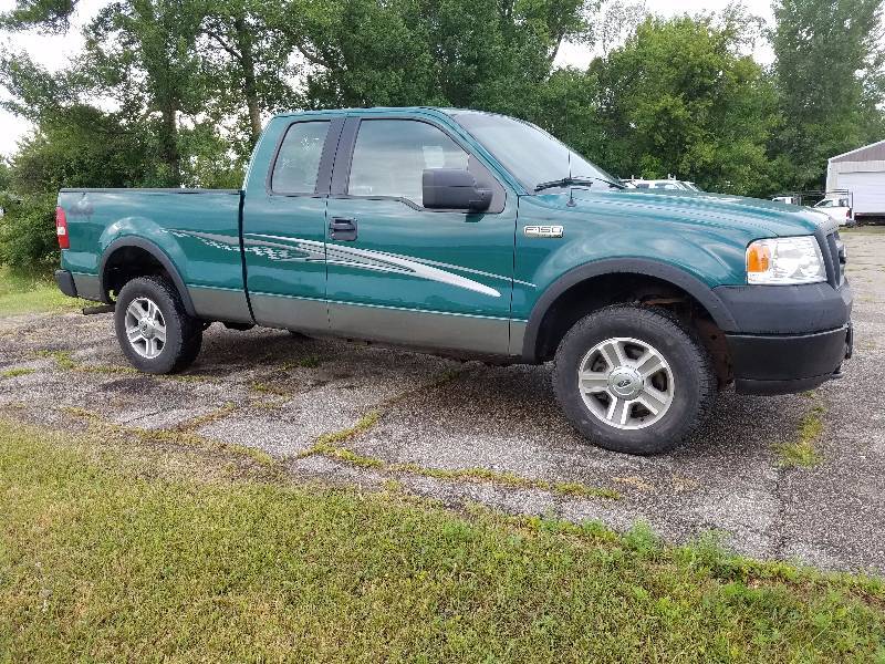2005 Ford F-150 XL 4X4 Extended Cab