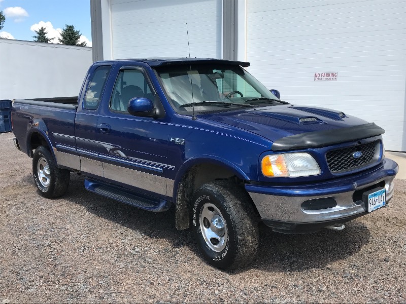 lot 1A image: 1997 Ford F.150 XLT