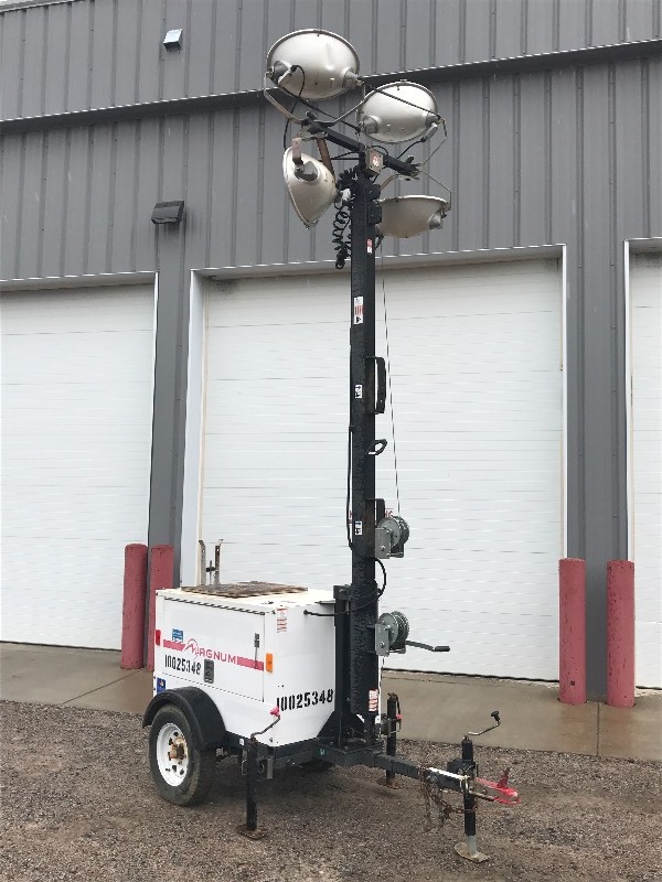 lot 2A image: Magnum Commercial Towable Light Tower