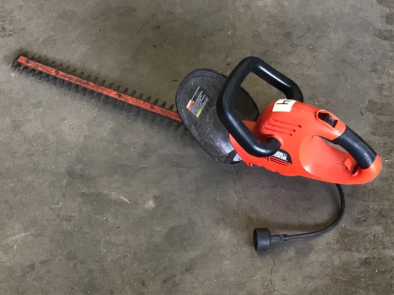 lot 14 image: Black & Decker Hedge Trimmer