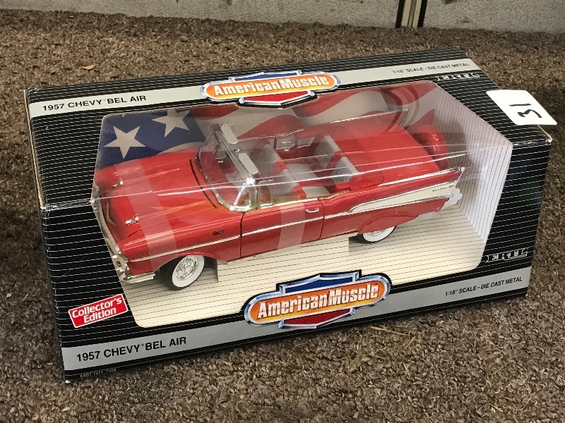 lot 31 image: Ertl Die Cast