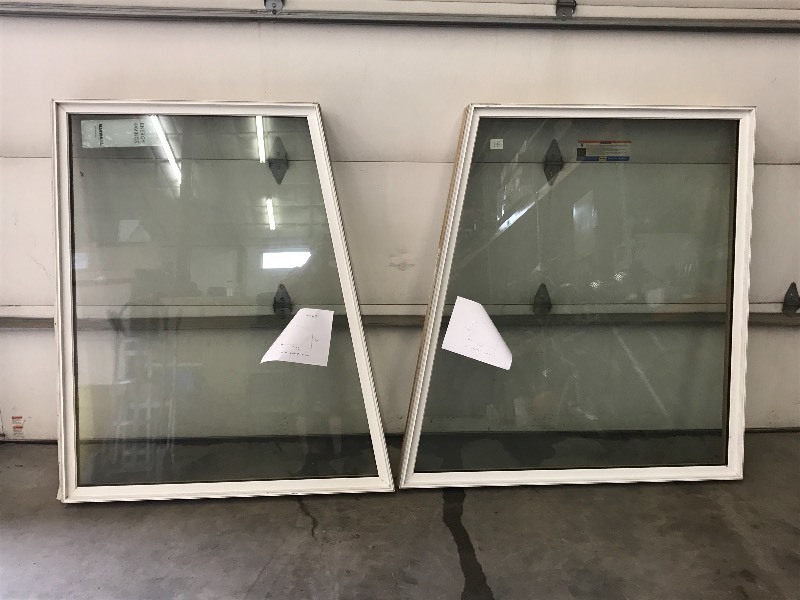 lot 44 image: (2) Marvin Windows 39x50x60 & 4...