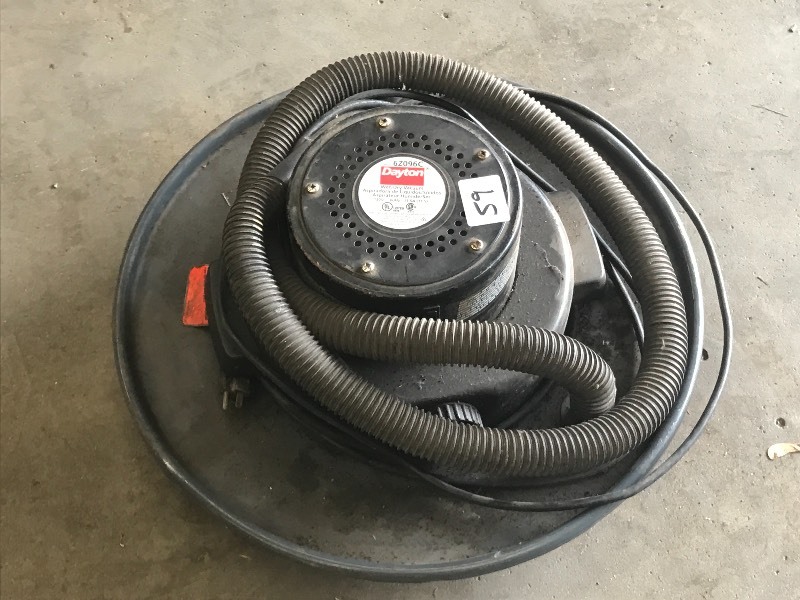 lot 59 image: Dayton 6Z96C Barrel Vac ...