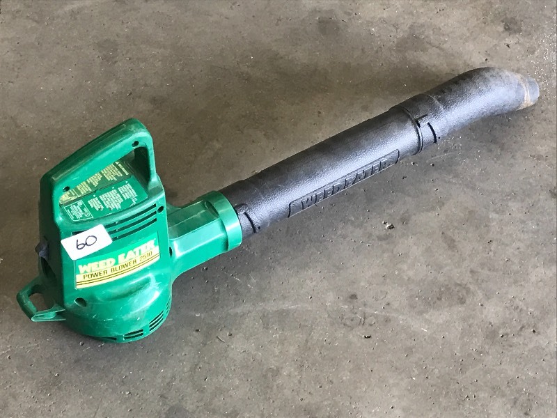lot 60 image: Weed Eater Handheld Electric Leaf B...