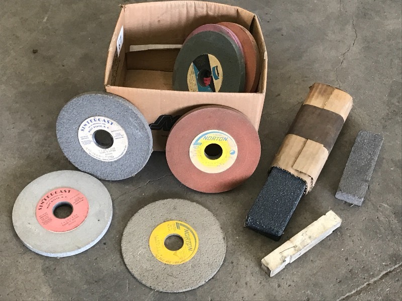 lot 67 image: Box Of Assorted Grinding Wheels & A...