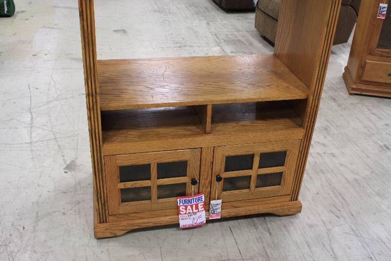 lot 90A image: Entertainment Stand Display