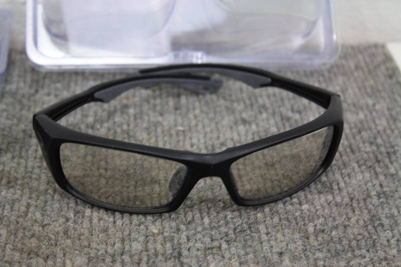 lot 95B image: Ballistic Safety Glasses  New 2 Pair