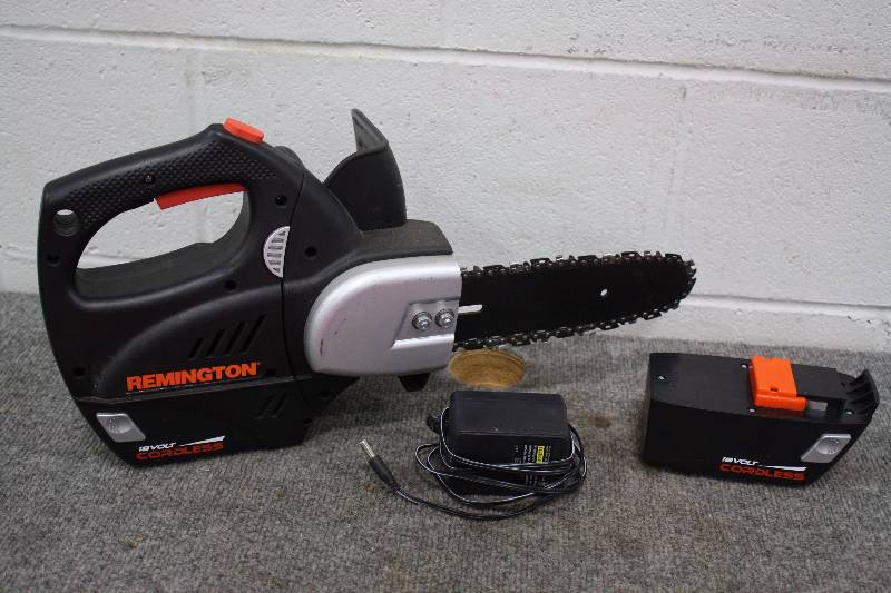 lot 33 image: Remington 18V Chainsaw 8