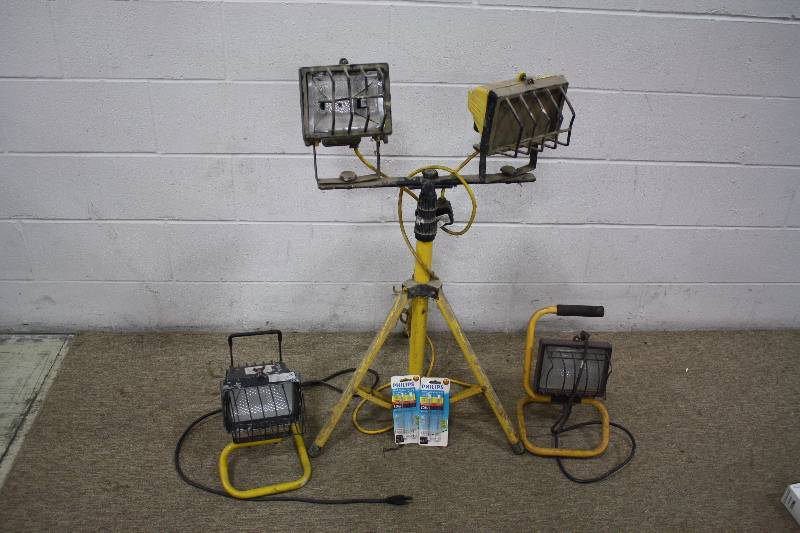 lot 35 image: Work Lights