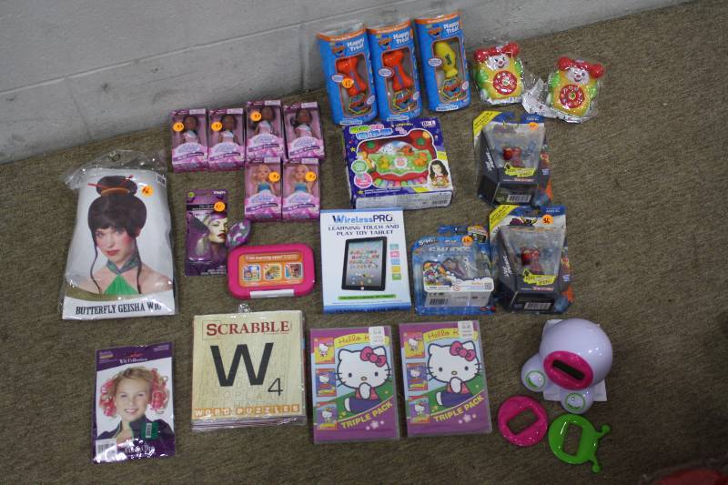 lot 143 image: Toy Lot