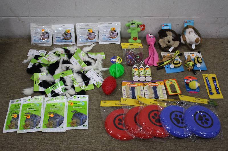 lot 157 image: Pet Lot