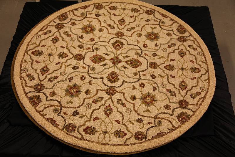 lot 203 image: 6ft Round Rug (Rug #618)