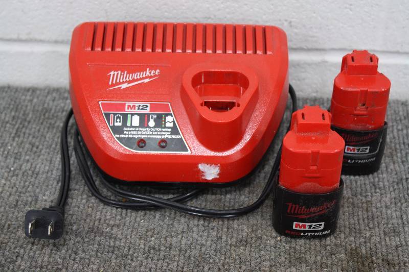 lot 171 image: Milwaukee M12 Charger & Batteries