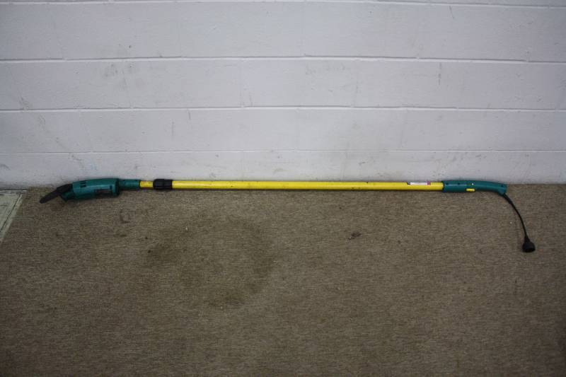 lot 188 image: 3 Oregon Pole Saw - Electric