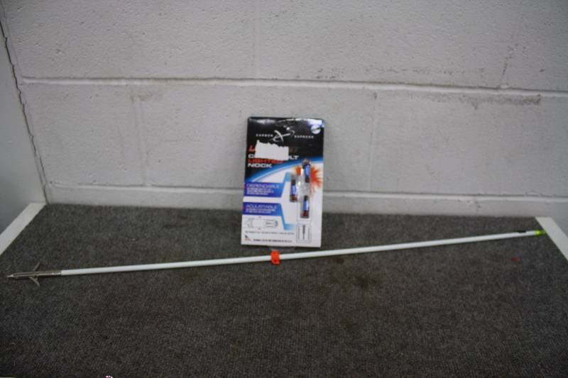 lot 210 image: Lighted Nocks & Fishing Arrow