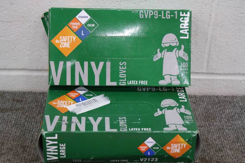 lot 211 image: Vinyl Gloves Size Large  New
