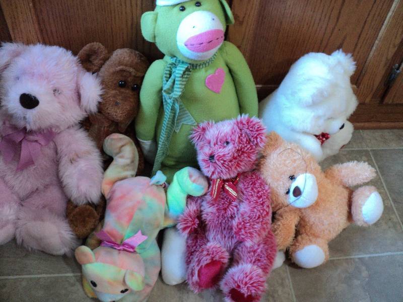 lot 14 image: bag of almost new stuffed animals...
