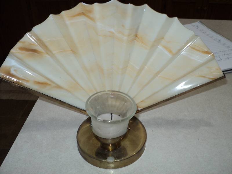 lot 30 image: art deco light...