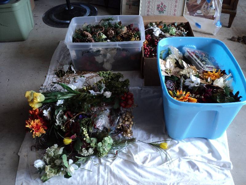 lot 65 image: tub of artificial flowers and dco...