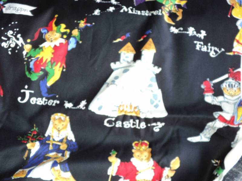 lot 72 image: vintage childrens material, 3-4 yar...