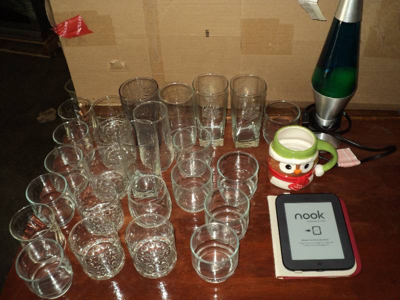 lot 101 image: box of glassware, nook, and lavalam...