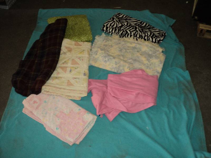 lot 108 image: pillow and 7 blankets...