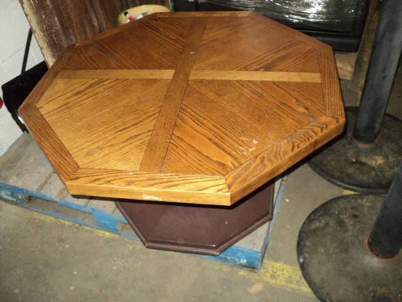 lot 112 image: table that makes into coffee table ...